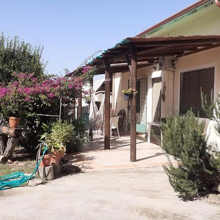 Isuedda Villa Marrubiu Exterior photo